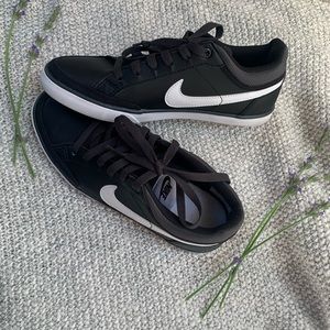 casual nike sneakers